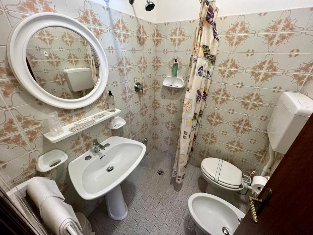 Hotel Ca' Bianca Da Paolino ミザーノ・アドリアーティコ エクステリア 写真