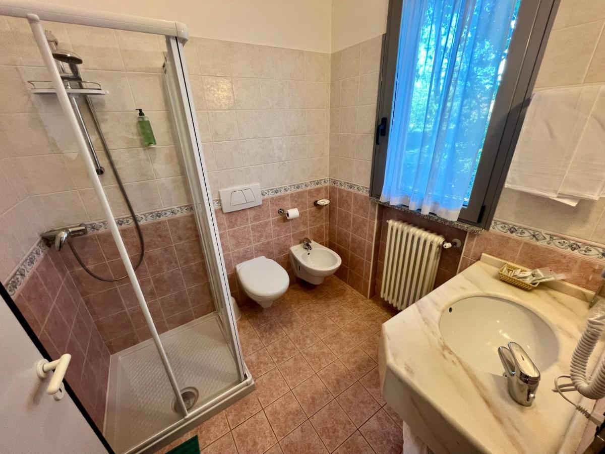 Hotel Ca' Bianca Da Paolino ミザーノ・アドリアーティコ エクステリア 写真