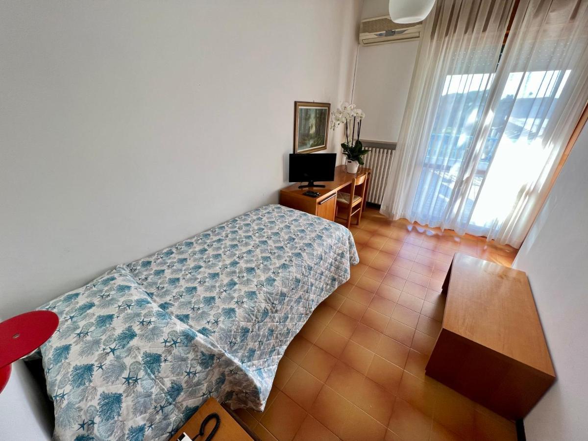 Hotel Ca' Bianca Da Paolino ミザーノ・アドリアーティコ エクステリア 写真