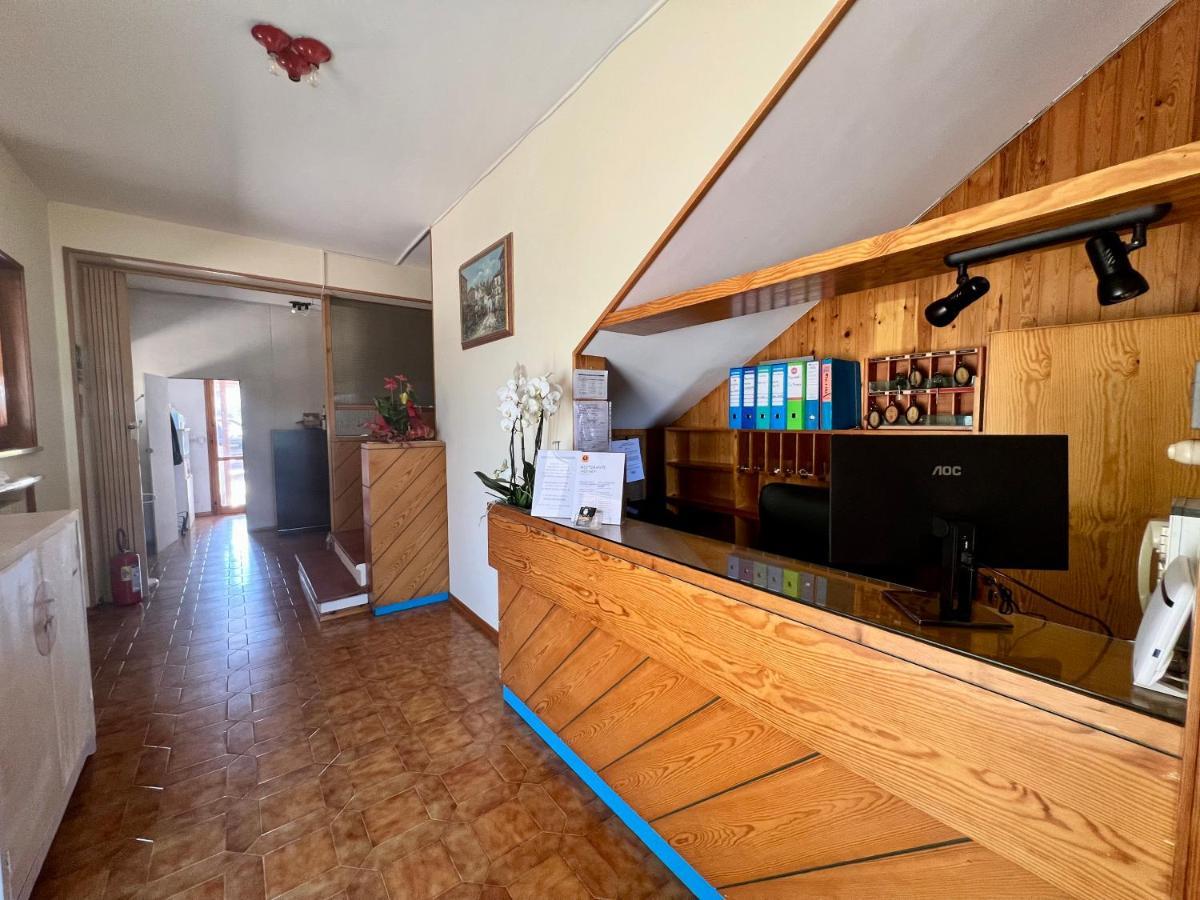 Hotel Ca' Bianca Da Paolino ミザーノ・アドリアーティコ エクステリア 写真