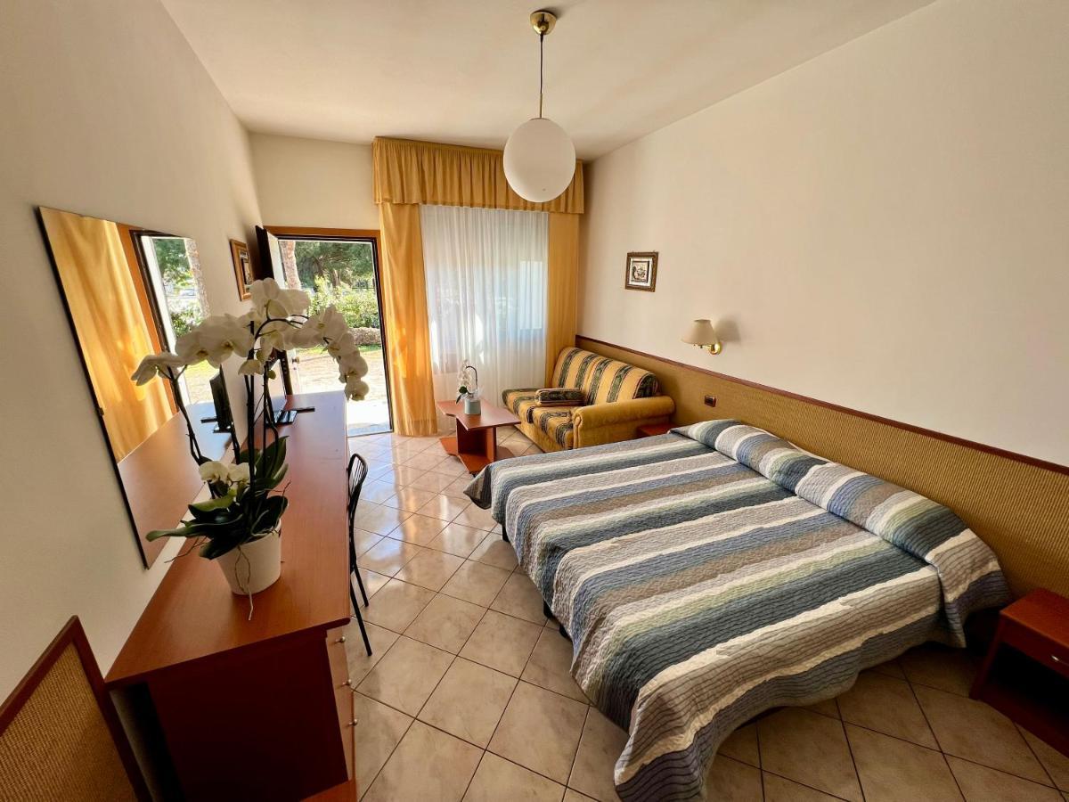Hotel Ca' Bianca Da Paolino ミザーノ・アドリアーティコ エクステリア 写真